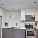 Clifton Hill Hideaway 2B -Two Bedroom Condo